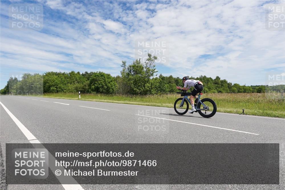 21.06.2026 - Viking Triathlon Michael Burmester http://msf.ph/oto/9871466 21.06.2026 12:19:25 Radfahren 30, 39, 171, 209, 425, 443, 472, 648, 648, 656, 662 meine-sportfotos.de