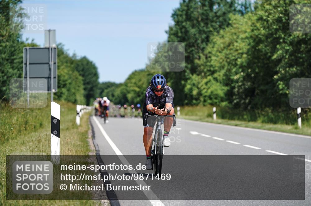 21.06.2026 - Viking Triathlon Michael Burmester http://msf.ph/oto/9871469 21.06.2026 12:40:21 Radfahren 143, 325, 334, 385, 394, 433, 536, 624 meine-sportfotos.de