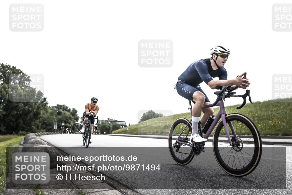 21.06.2026 - 29. Vierlanden-Triathlon H.Heesch http://msf.ph/oto/9871494 21.06.2026 10:36:42 Radfahren 51, 78, 99, 106, 177, 298 meine-sportfotos.de