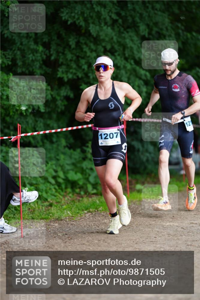 21.06.2026 - 29. Vierlanden-Triathlon LAZAROV Photography http://msf.ph/oto/9871505 21.06.2026 14:04:09 Laufen 1207, 121 meine-sportfotos.de