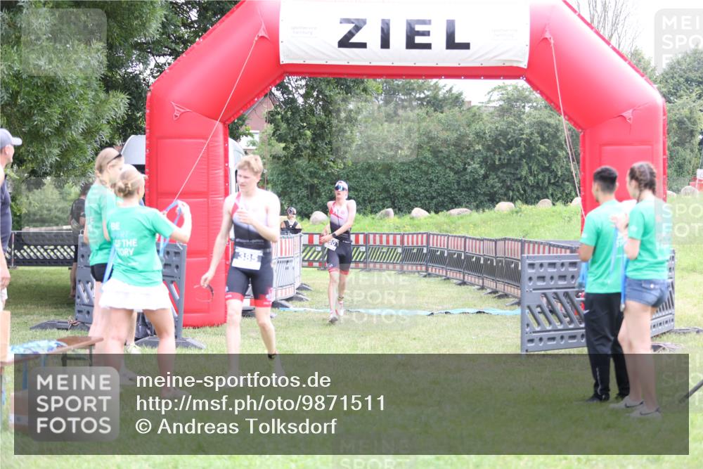 21.06.2026 - 29. Vierlanden-Triathlon Andreas Tolksdorf http://msf.ph/oto/9871511 21.06.2026 10:55:43 Ziel 339, 339 meine-sportfotos.de