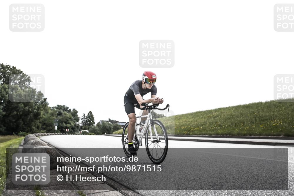 21.06.2026 - 29. Vierlanden-Triathlon H.Heesch http://msf.ph/oto/9871515 21.06.2026 10:36:51 Radfahren 55, 128, 197, 264, 292 meine-sportfotos.de