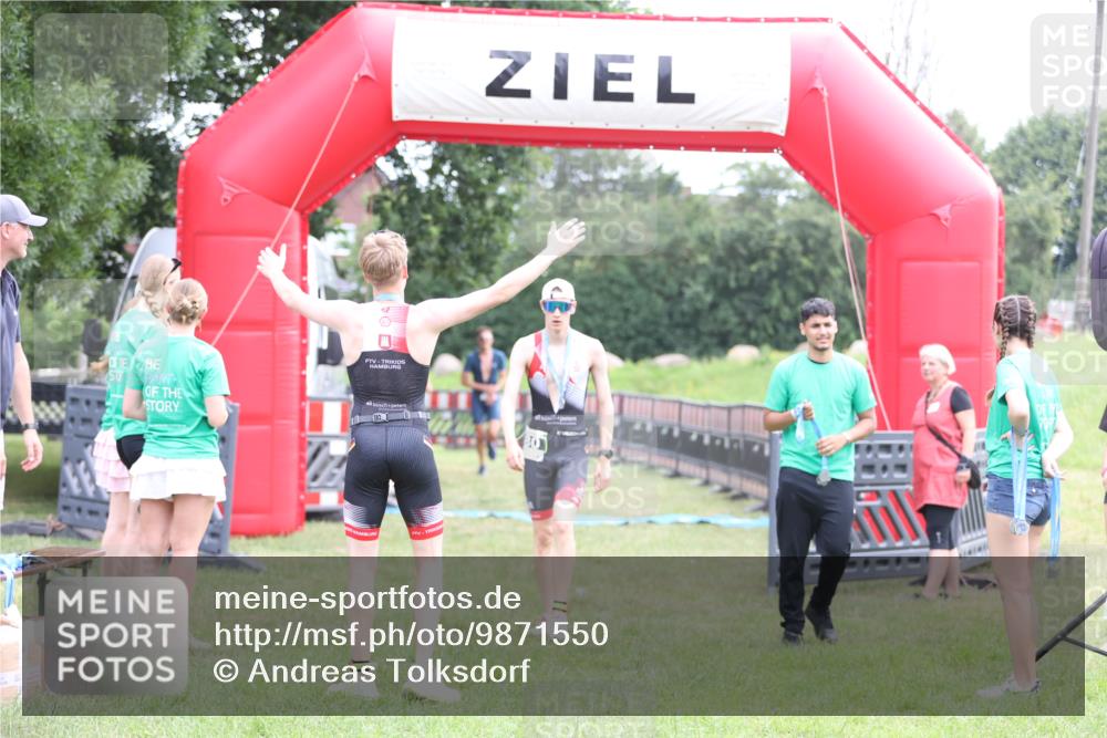 21.06.2026 - 29. Vierlanden-Triathlon Andreas Tolksdorf http://msf.ph/oto/9871550 21.06.2026 10:55:51 Ziel 339, 339 meine-sportfotos.de