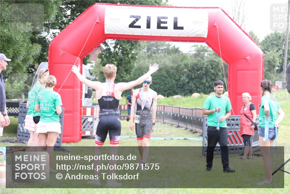 21.06.2026 - 29. Vierlanden-Triathlon Andreas Tolksdorf http://msf.ph/oto/9871575 21.06.2026 10:55:51 Ziel 339, 339 meine-sportfotos.de