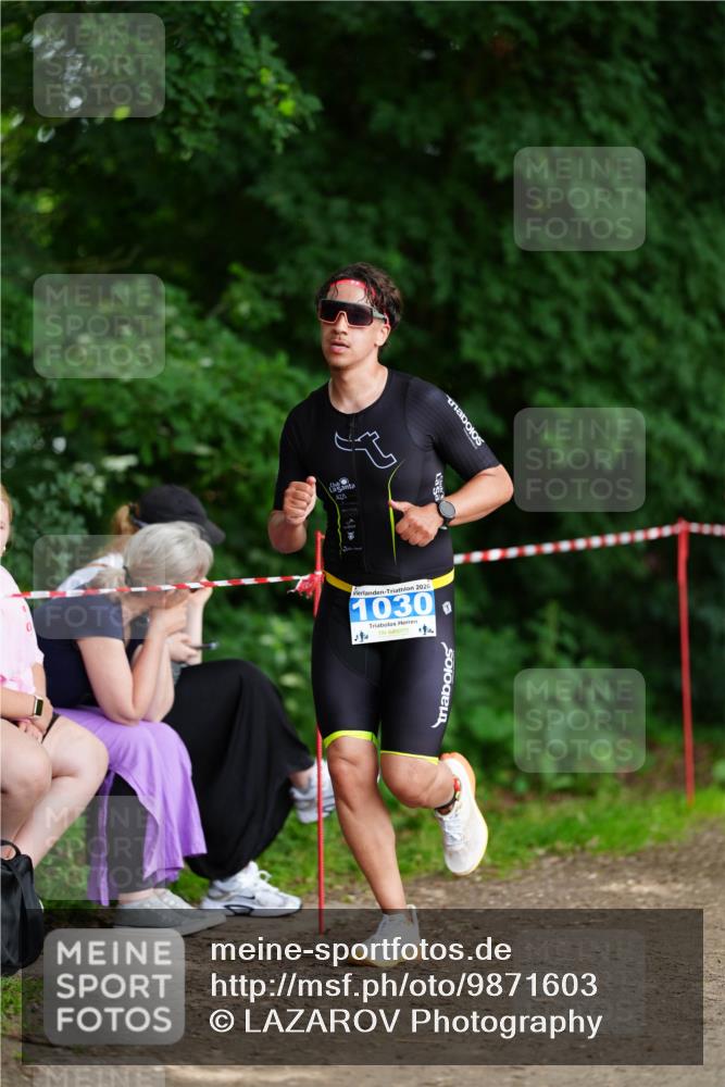 21.06.2026 - 29. Vierlanden-Triathlon LAZAROV Photography http://msf.ph/oto/9871603 21.06.2026 14:04:53 Laufen 1030 meine-sportfotos.de