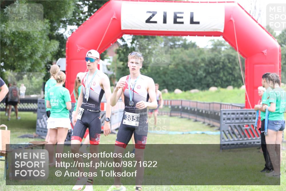 21.06.2026 - 29. Vierlanden-Triathlon Andreas Tolksdorf http://msf.ph/oto/9871622 21.06.2026 10:55:58 Ziel 210, 339, 210, 339 meine-sportfotos.de
