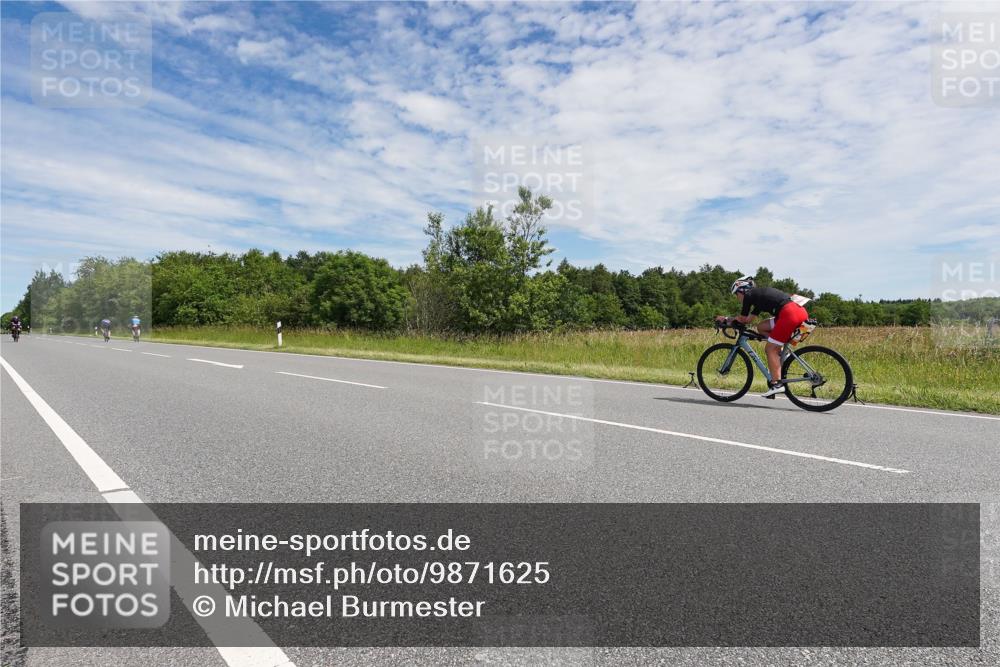 21.06.2026 - Viking Triathlon Michael Burmester http://msf.ph/oto/9871625 21.06.2026 12:21:16 Radfahren 183, 214, 643 meine-sportfotos.de