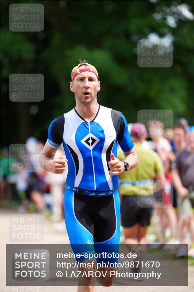 21.06.2026 - 29. Vierlanden-Triathlon LAZAROV Photography http://msf.ph/oto/9871670 21.06.2026 14:05:29 Laufen  meine-sportfotos.de