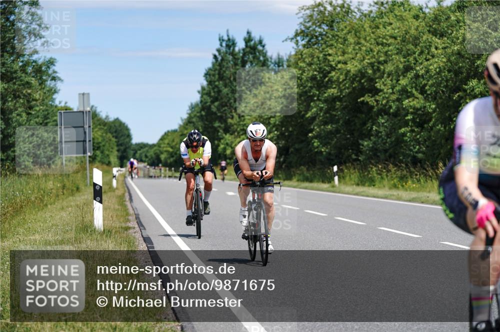 21.06.2026 - Viking Triathlon Michael Burmester http://msf.ph/oto/9871675 21.06.2026 12:41:08 Radfahren 40, 43, 82, 117, 147, 192, 332, 391, 425, 469, 491, 491, 498, 566, 656 meine-sportfotos.de