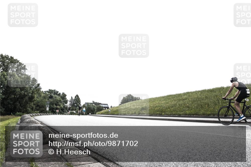 21.06.2026 - 29. Vierlanden-Triathlon H.Heesch http://msf.ph/oto/9871702 21.06.2026 10:38:36 Radfahren 139, 160 meine-sportfotos.de