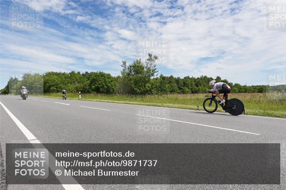 21.06.2026 - Viking Triathlon Michael Burmester http://msf.ph/oto/9871737 21.06.2026 12:22:13 Radfahren 41, 53, 83, 86, 192, 205, 219, 238, 239, 243, 262, 318, 324, 369, 429, 456, 467, 606, 644, 645, 668, 670 meine-sportfotos.de