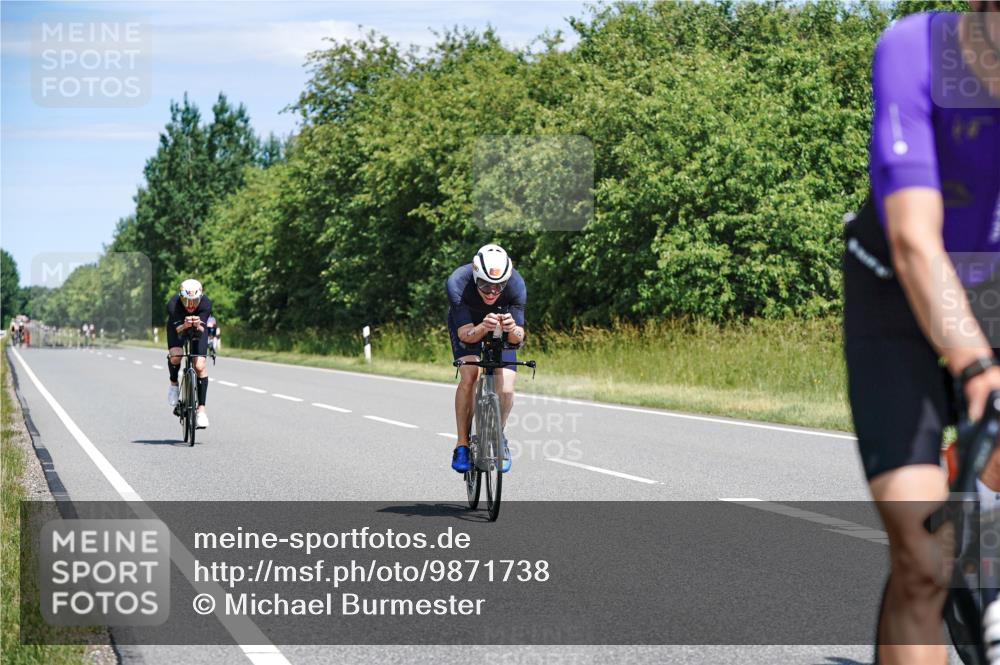 21.06.2026 - Viking Triathlon Michael Burmester http://msf.ph/oto/9871738 21.06.2026 12:41:24 Radfahren 43, 82, 117, 147, 183, 321, 369, 391, 425, 469, 491, 650 meine-sportfotos.de