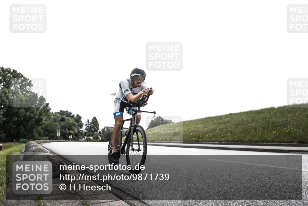 21.06.2026 - 29. Vierlanden-Triathlon H.Heesch http://msf.ph/oto/9871739 21.06.2026 10:38:57 Radfahren 175, 225 meine-sportfotos.de