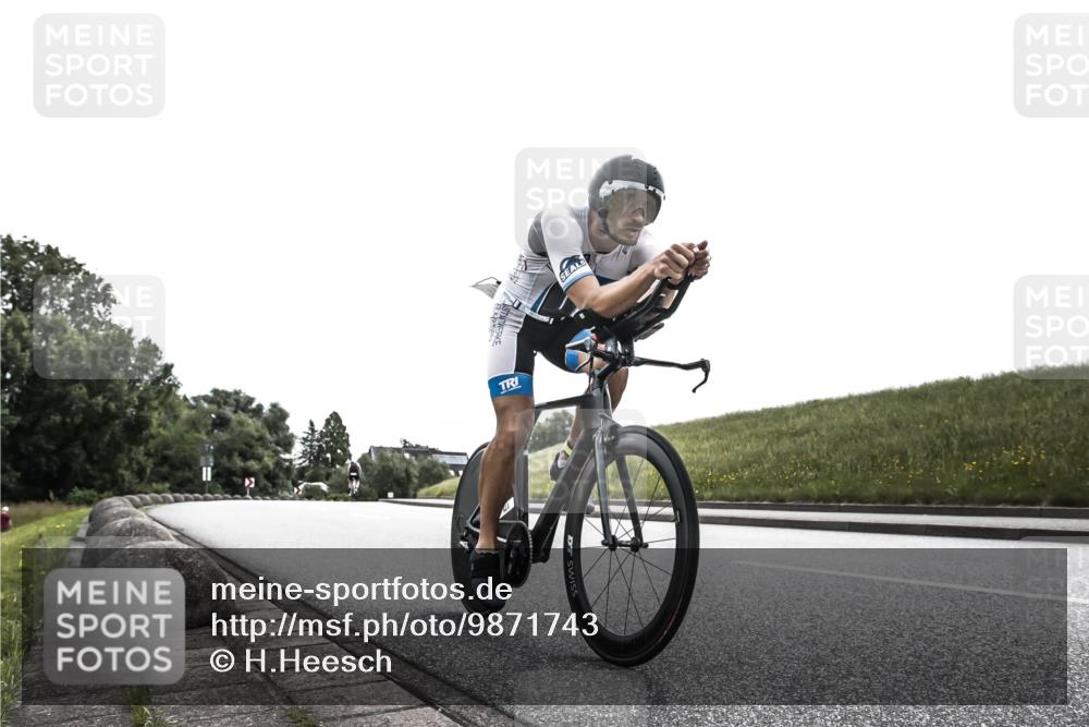 21.06.2026 - 29. Vierlanden-Triathlon H.Heesch http://msf.ph/oto/9871743 21.06.2026 10:38:57 Radfahren 175, 225 meine-sportfotos.de
