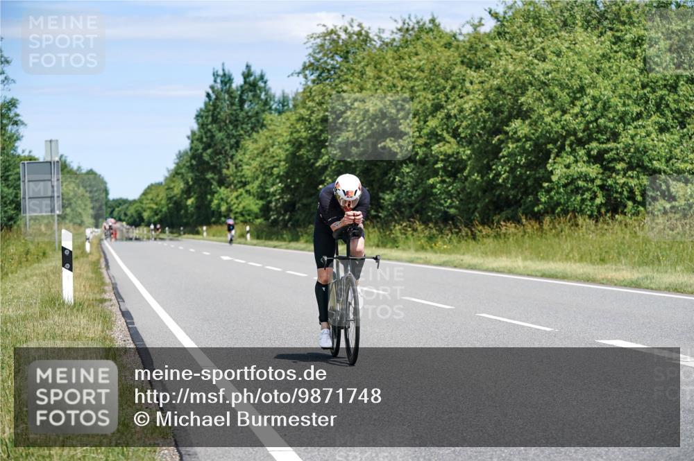 21.06.2026 - Viking Triathlon Michael Burmester http://msf.ph/oto/9871748 21.06.2026 12:41:26 Radfahren 43, 82, 117, 147, 183, 321, 369, 391, 425, 469, 491, 650 meine-sportfotos.de