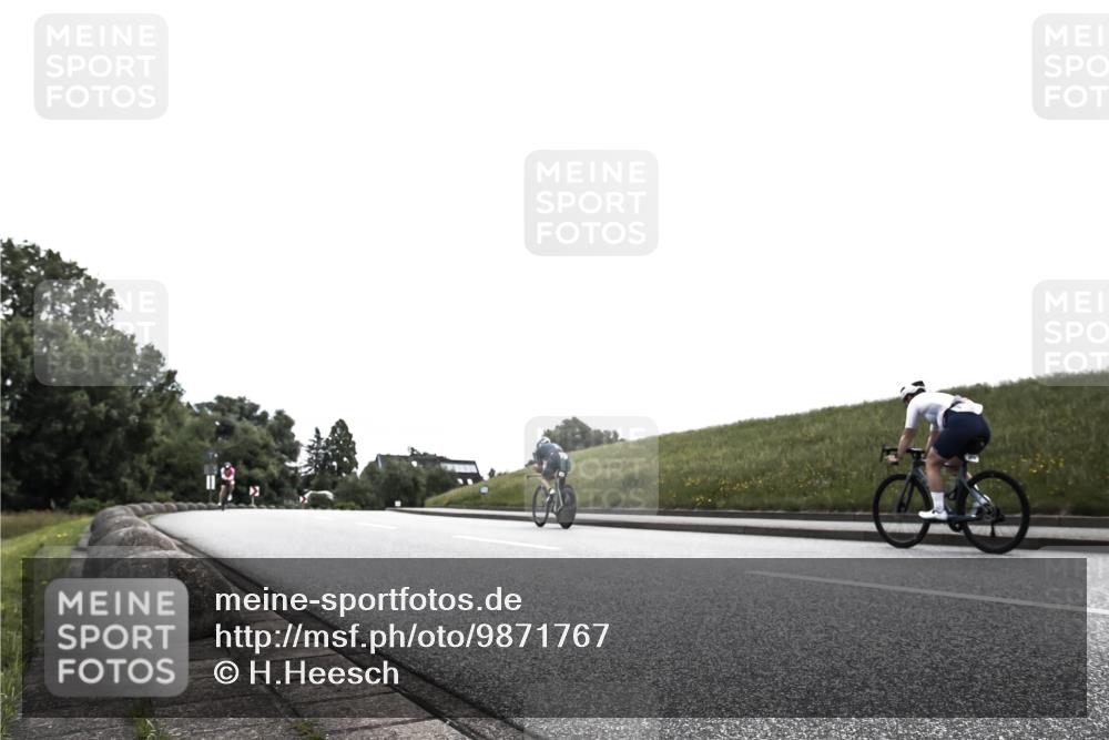 21.06.2026 - 29. Vierlanden-Triathlon H.Heesch http://msf.ph/oto/9871767 21.06.2026 10:39:46 Radfahren 23, 142, 431, 454 meine-sportfotos.de