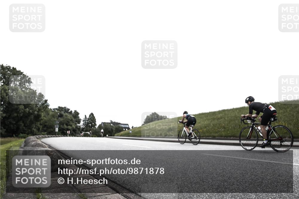 21.06.2026 - 29. Vierlanden-Triathlon H.Heesch http://msf.ph/oto/9871878 21.06.2026 10:42:20 Radfahren 410, 449 meine-sportfotos.de