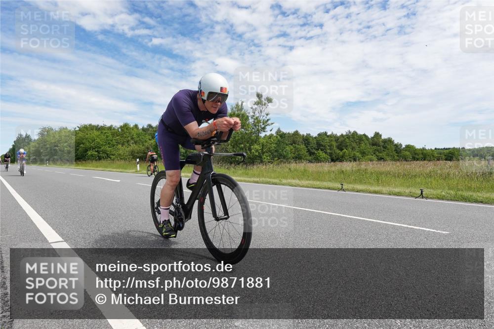21.06.2026 - Viking Triathlon Michael Burmester http://msf.ph/oto/9871881 21.06.2026 12:23:34 Radfahren 8, 16, 65, 73, 98, 103, 126, 136, 165, 177, 223, 225, 256, 380, 388, 457, 546, 563, 569, 605, 615, 634, 654 meine-sportfotos.de