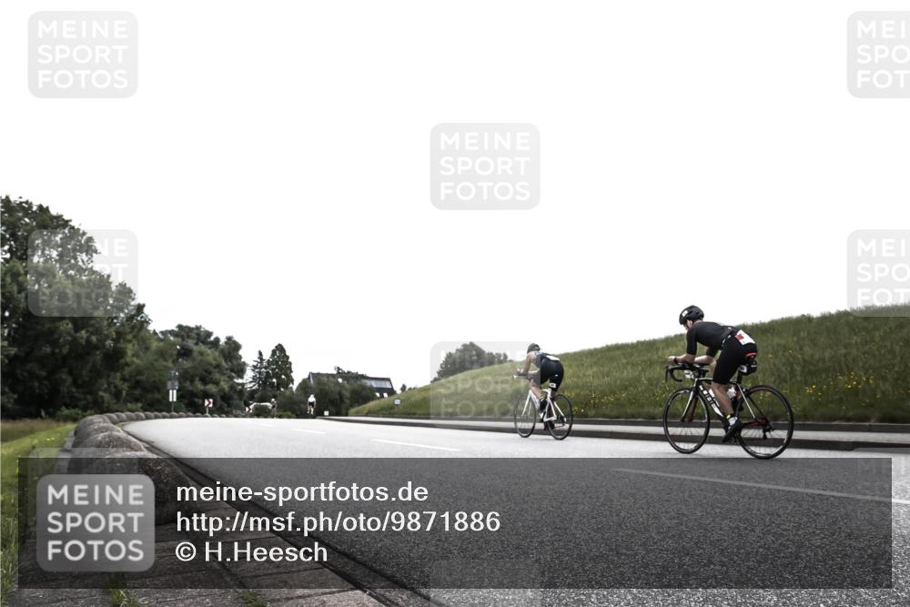 21.06.2026 - 29. Vierlanden-Triathlon H.Heesch http://msf.ph/oto/9871886 21.06.2026 10:42:20 Radfahren 410, 449 meine-sportfotos.de