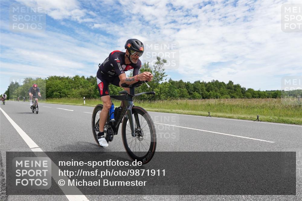 21.06.2026 - Viking Triathlon Michael Burmester http://msf.ph/oto/9871911 21.06.2026 12:23:42 Radfahren 8, 16, 46, 62, 65, 73, 98, 103, 119, 126, 136, 165, 177, 222, 223, 225, 256, 256, 280, 388, 457, 527, 530, 546, 563, 569, 605, 615, 634, 654 meine-sportfotos.de