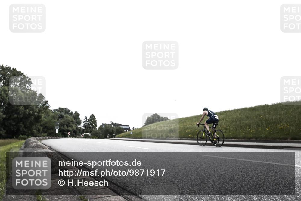21.06.2026 - 29. Vierlanden-Triathlon H.Heesch http://msf.ph/oto/9871917 21.06.2026 10:42:27 Radfahren 5, 147, 449 meine-sportfotos.de
