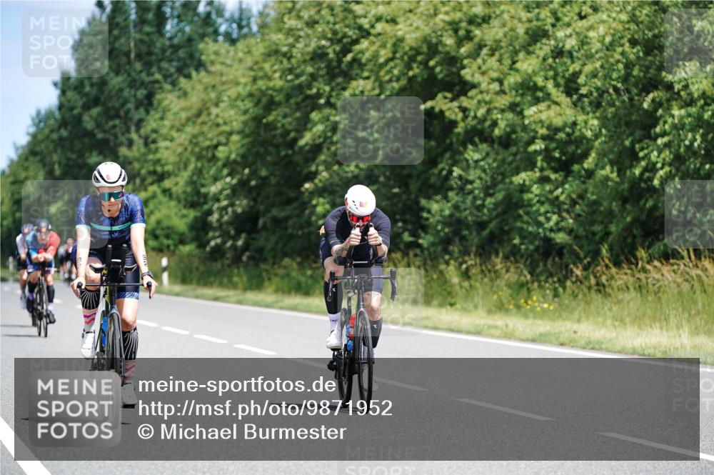 21.06.2026 - Viking Triathlon Michael Burmester http://msf.ph/oto/9871952 21.06.2026 12:42:32 Radfahren 61, 92, 134, 144, 158, 170, 171, 222, 262, 318, 324, 329, 399, 577, 632 meine-sportfotos.de