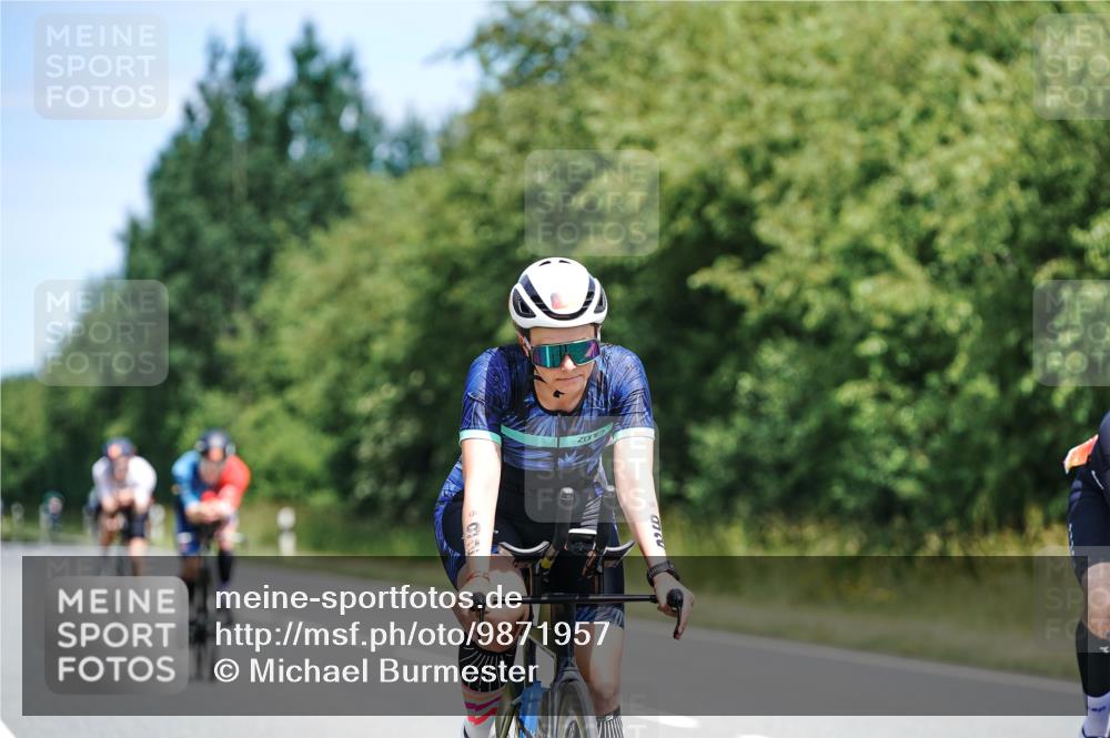 21.06.2026 - Viking Triathlon Michael Burmester http://msf.ph/oto/9871957 21.06.2026 12:42:33 Radfahren 61, 92, 134, 144, 158, 170, 171, 222, 262, 318, 324, 577, 632 meine-sportfotos.de