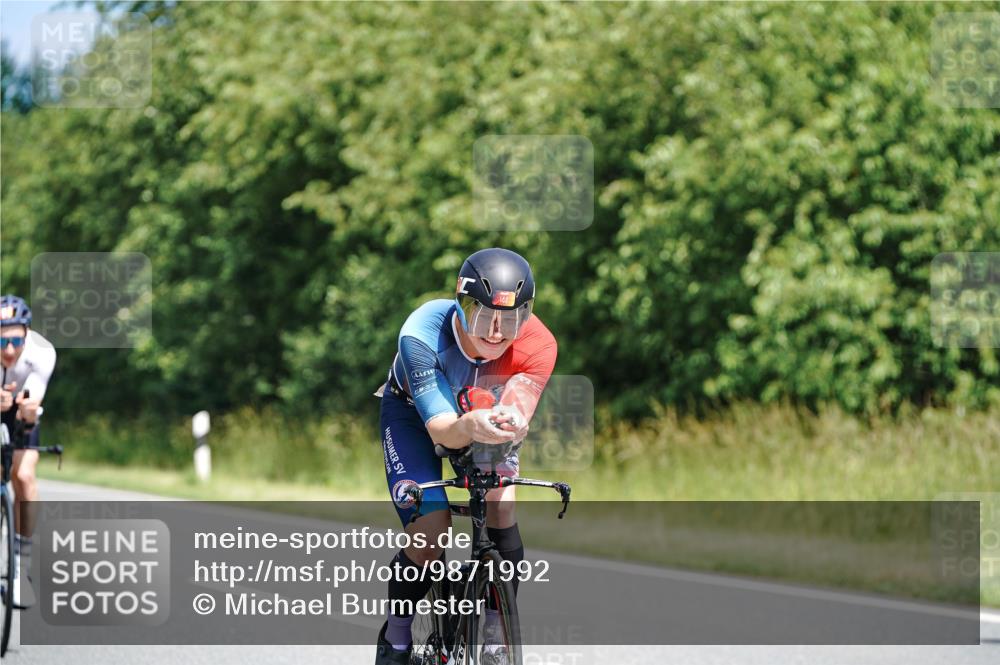 21.06.2026 - Viking Triathlon Michael Burmester http://msf.ph/oto/9871992 21.06.2026 12:42:36 Radfahren 61, 92, 134, 144, 158, 170, 222, 262, 318, 324, 577, 632 meine-sportfotos.de