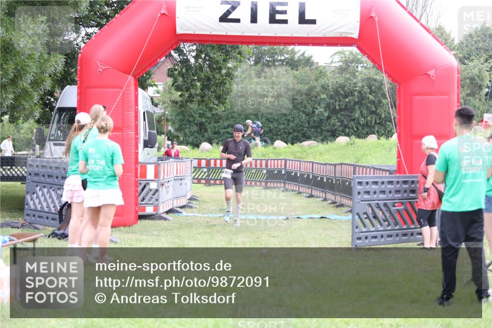 21.06.2026 - 29. Vierlanden-Triathlon Andreas Tolksdorf http://msf.ph/oto/9872091 21.06.2026 10:58:58 Ziel 326, 326 meine-sportfotos.de