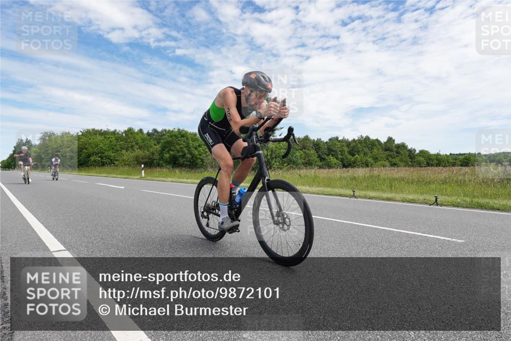 21.06.2026 - Viking Triathlon Michael Burmester http://msf.ph/oto/9872101 21.06.2026 12:25:02 Radfahren 48, 54, 91, 166, 173, 176, 179, 206, 306, 313, 348, 565, 608 meine-sportfotos.de