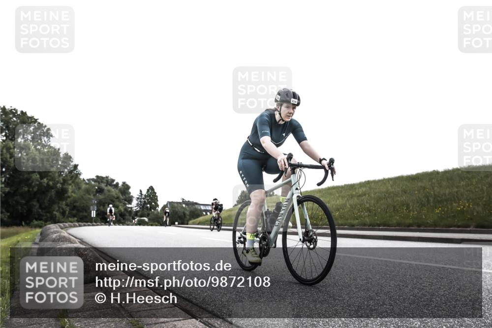 21.06.2026 - 29. Vierlanden-Triathlon H.Heesch http://msf.ph/oto/9872108 21.06.2026 10:43:37 Radfahren 103, 224, 230 meine-sportfotos.de