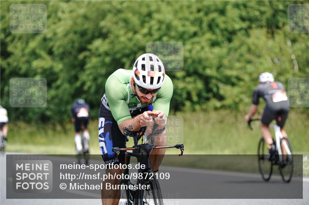 21.06.2026 - Viking Triathlon Michael Burmester http://msf.ph/oto/9872109 21.06.2026 12:43:22 Radfahren 41, 51, 86, 202, 223, 243, 243, 374, 429, 434, 472, 602, 654, 668, 670 meine-sportfotos.de
