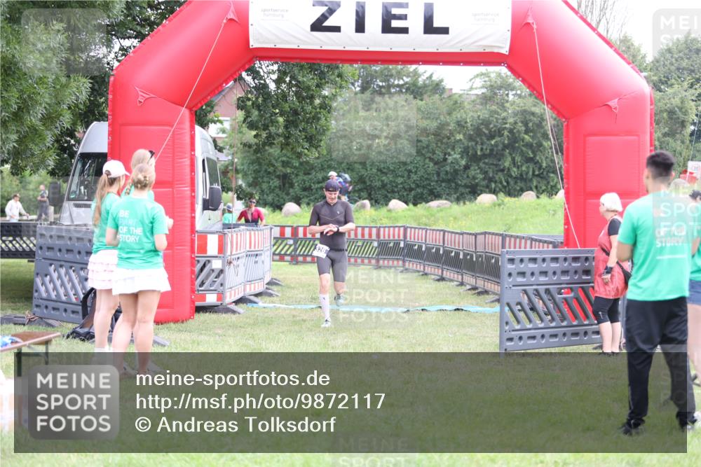 21.06.2026 - 29. Vierlanden-Triathlon Andreas Tolksdorf http://msf.ph/oto/9872117 21.06.2026 10:58:58 Ziel 326, 326 meine-sportfotos.de