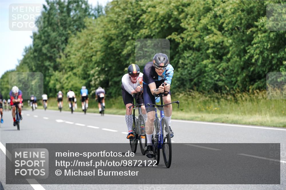 21.06.2026 - Viking Triathlon Michael Burmester http://msf.ph/oto/9872122 21.06.2026 12:43:32 Radfahren 41, 51, 86, 202, 223, 234, 243, 279, 374, 388, 429, 509, 563, 602, 605, 645, 668, 670 meine-sportfotos.de