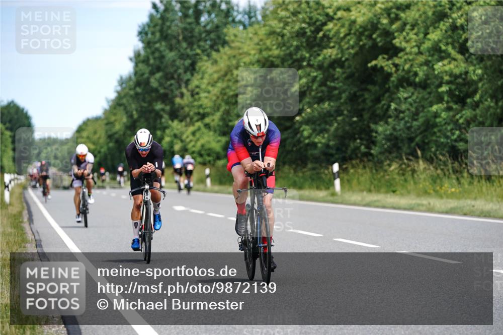 21.06.2026 - Viking Triathlon Michael Burmester http://msf.ph/oto/9872139 21.06.2026 12:43:35 Radfahren 30, 41, 51, 86, 202, 223, 225, 234, 258, 279, 343, 374, 388, 429, 509, 563, 602, 605, 645, 668, 670 meine-sportfotos.de