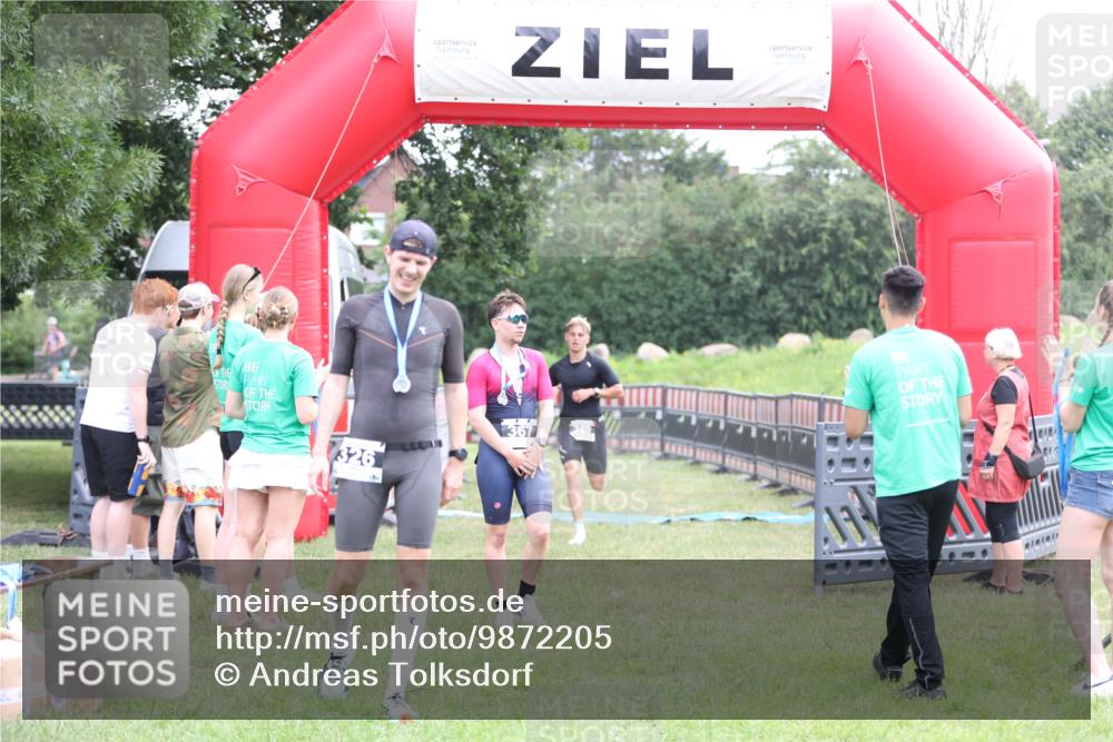 21.06.2026 - 29. Vierlanden-Triathlon Andreas Tolksdorf http://msf.ph/oto/9872205 21.06.2026 10:59:07 Ziel  meine-sportfotos.de