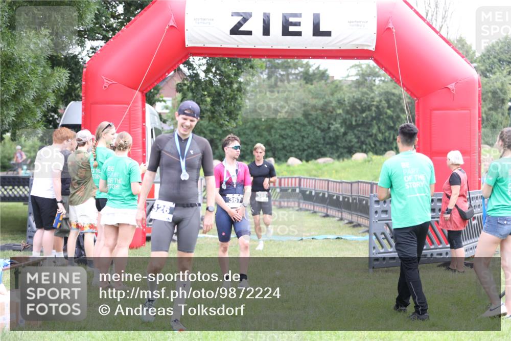 21.06.2026 - 29. Vierlanden-Triathlon Andreas Tolksdorf http://msf.ph/oto/9872224 21.06.2026 10:59:07 Ziel  meine-sportfotos.de