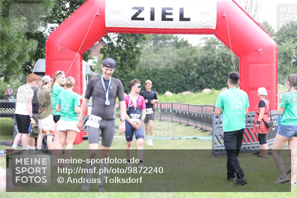 21.06.2026 - 29. Vierlanden-Triathlon Andreas Tolksdorf http://msf.ph/oto/9872240 21.06.2026 10:59:07 Ziel  meine-sportfotos.de