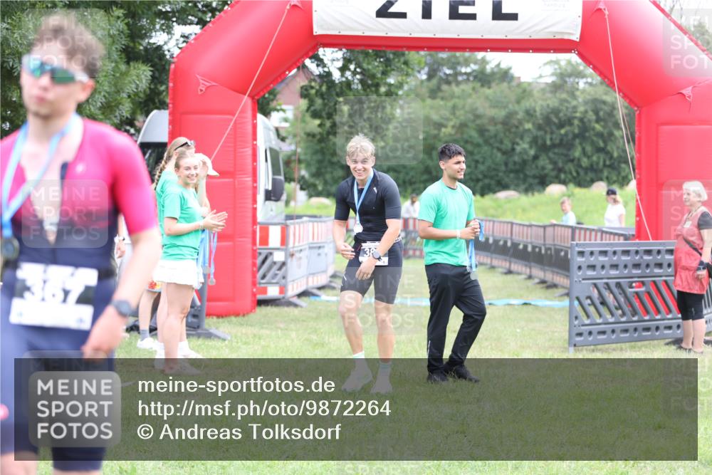 21.06.2026 - 29. Vierlanden-Triathlon Andreas Tolksdorf http://msf.ph/oto/9872264 21.06.2026 10:59:14 Ziel  meine-sportfotos.de