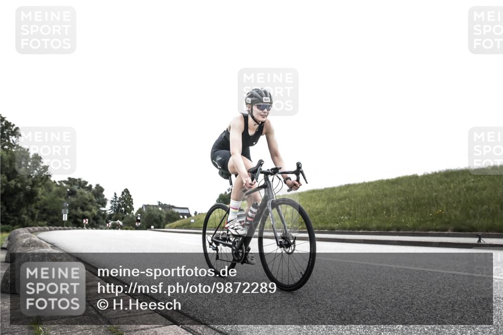 21.06.2026 - 29. Vierlanden-Triathlon H.Heesch http://msf.ph/oto/9872289 21.06.2026 12:11:44 Radfahren 881, 885 meine-sportfotos.de