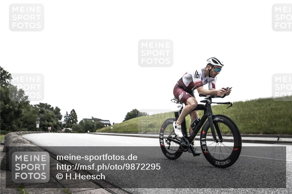 21.06.2026 - 29. Vierlanden-Triathlon H.Heesch http://msf.ph/oto/9872295 21.06.2026 12:11:52 Radfahren 850, 979 meine-sportfotos.de