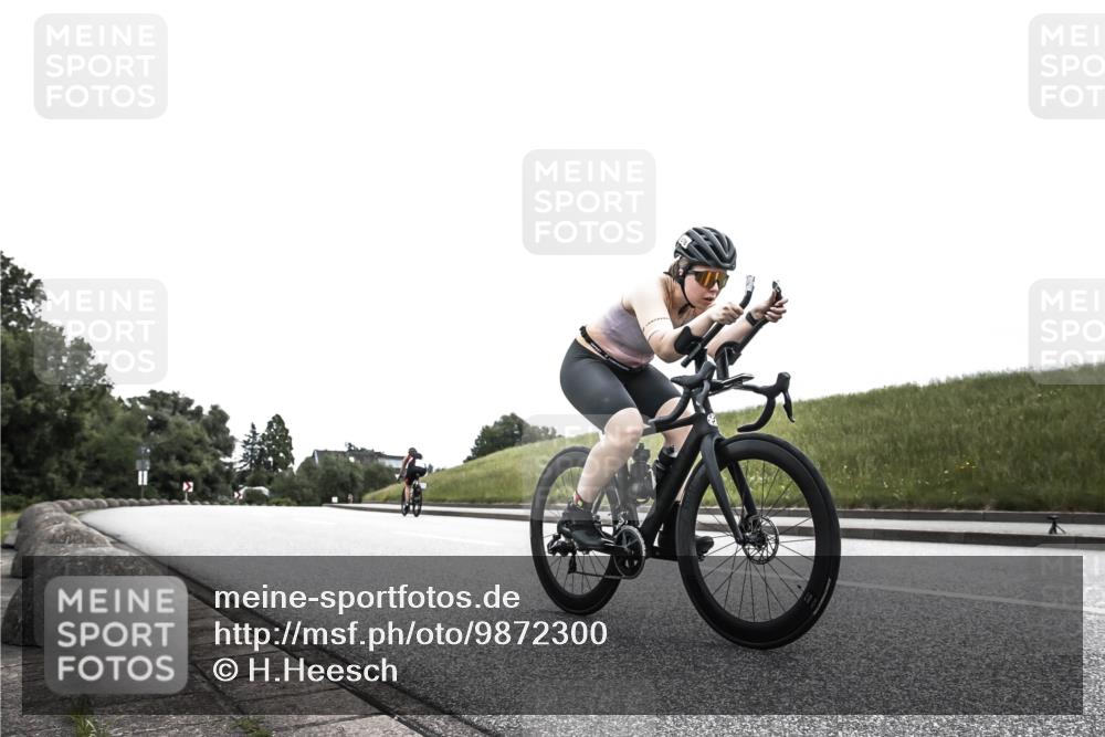 21.06.2026 - 29. Vierlanden-Triathlon H.Heesch http://msf.ph/oto/9872300 21.06.2026 12:12:00 Radfahren 657, 878 meine-sportfotos.de