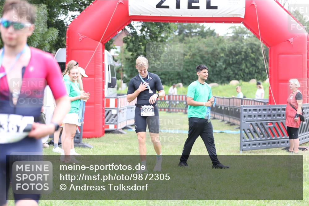 21.06.2026 - 29. Vierlanden-Triathlon Andreas Tolksdorf http://msf.ph/oto/9872305 21.06.2026 10:59:15 Ziel  meine-sportfotos.de