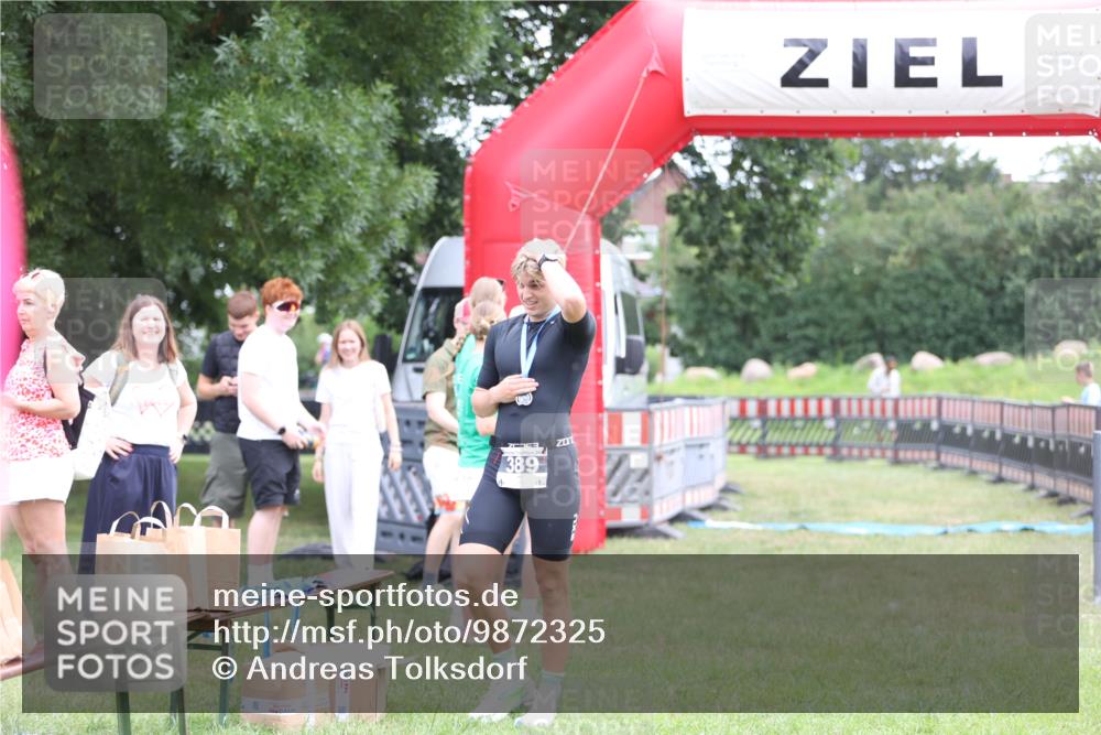 21.06.2026 - 29. Vierlanden-Triathlon Andreas Tolksdorf http://msf.ph/oto/9872325 21.06.2026 10:59:17 Ziel  meine-sportfotos.de