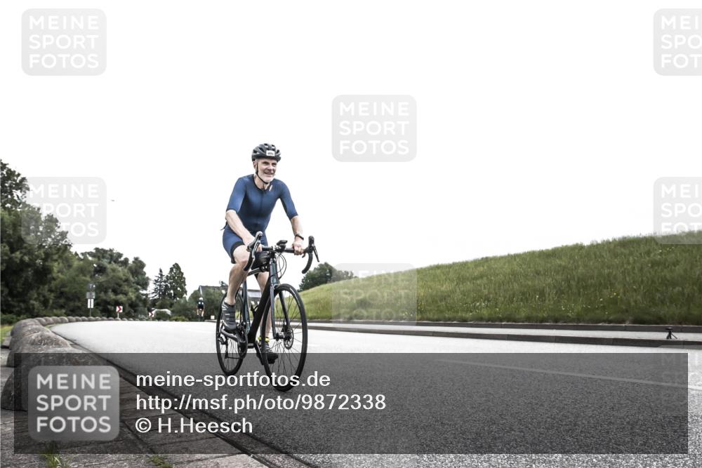 21.06.2026 - 29. Vierlanden-Triathlon H.Heesch http://msf.ph/oto/9872338 21.06.2026 12:12:34 Radfahren 806 meine-sportfotos.de