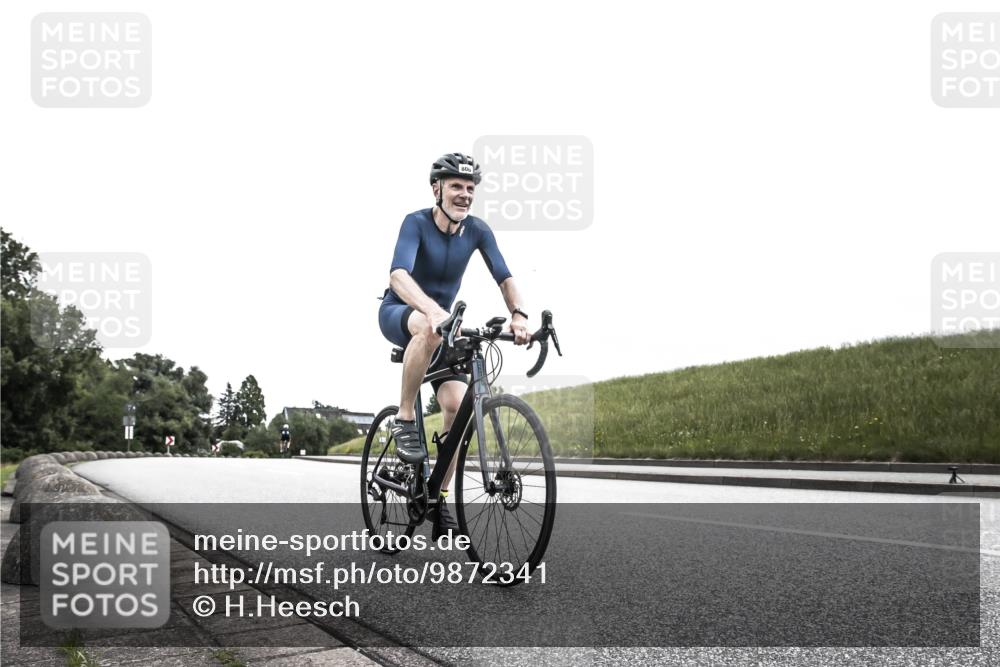 21.06.2026 - 29. Vierlanden-Triathlon H.Heesch http://msf.ph/oto/9872341 21.06.2026 12:12:34 Radfahren 806 meine-sportfotos.de