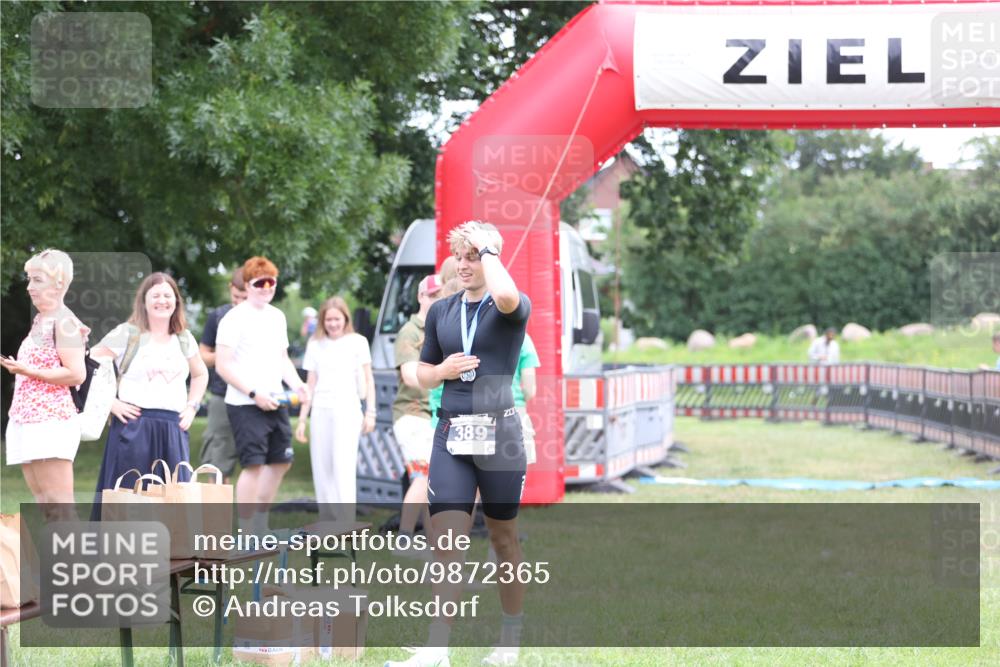21.06.2026 - 29. Vierlanden-Triathlon Andreas Tolksdorf http://msf.ph/oto/9872365 21.06.2026 10:59:17 Ziel  meine-sportfotos.de