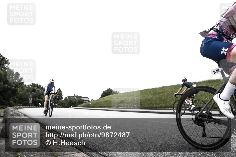 21.06.2026 - 29. Vierlanden-Triathlon H.Heesch http://msf.ph/oto/9872487 21.06.2026 12:15:34 Radfahren 842, 849, 874 meine-sportfotos.de