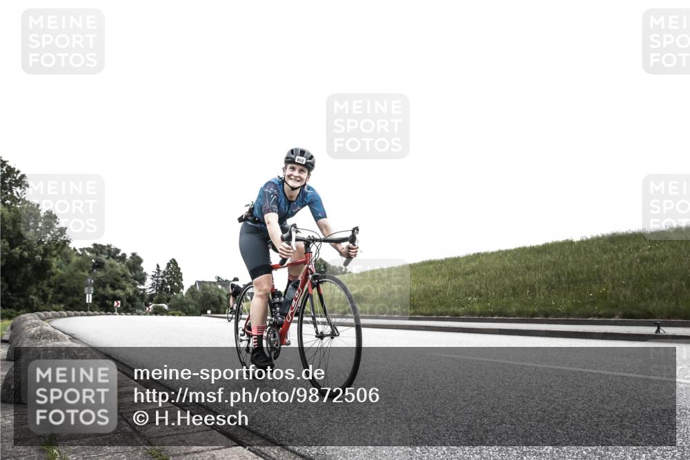 21.06.2026 - 29. Vierlanden-Triathlon H.Heesch http://msf.ph/oto/9872506 21.06.2026 12:15:58 Radfahren 818, 852 meine-sportfotos.de
