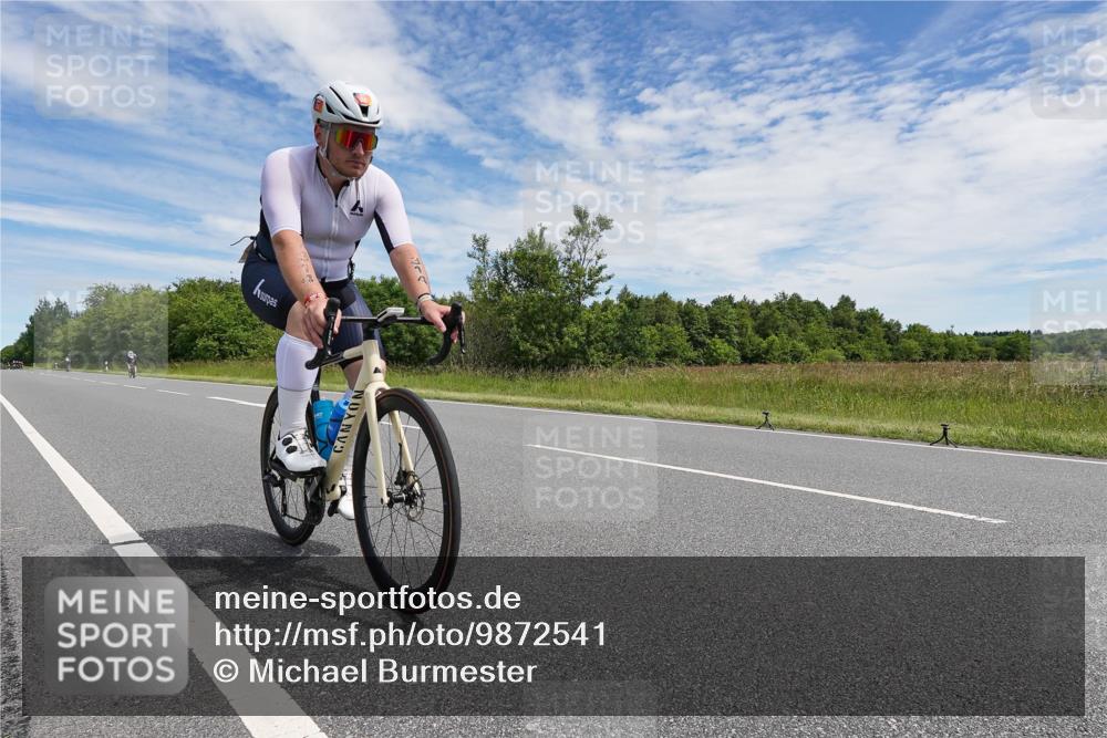 21.06.2026 - Viking Triathlon Michael Burmester http://msf.ph/oto/9872541 21.06.2026 12:30:16 Radfahren 99, 220, 255, 261, 314, 355, 422, 613, 631, 631 meine-sportfotos.de